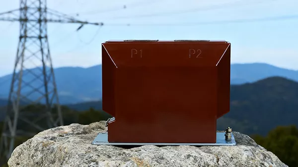 計器用変圧器